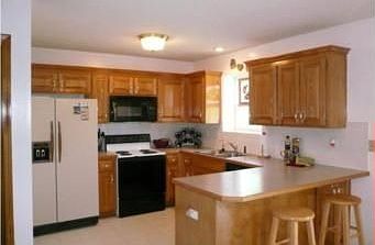 3rd image of 417 S Schubert Dr