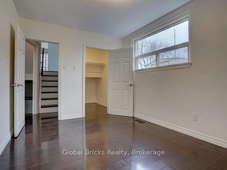 77 Milford Haven Dr E — Photo 12