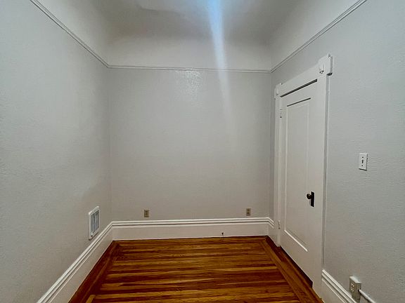5th image of 955 Pine St #12