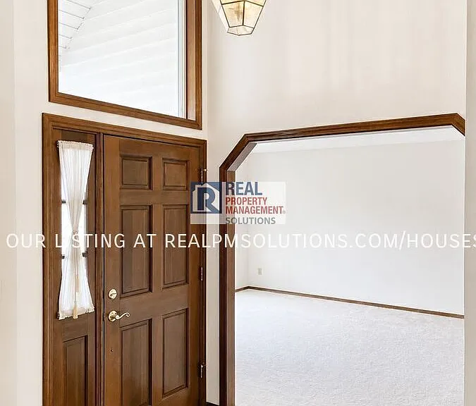 2934 Hunter Way — Photo 4