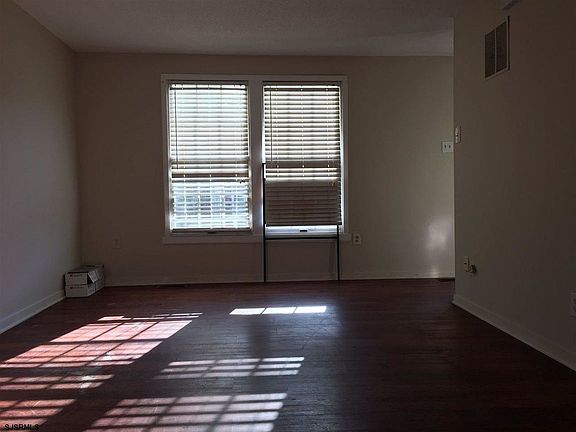 3rd image of 59 Theresa Ct #59