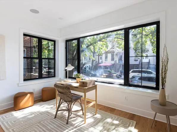 1109 Hancock Street image 12 of 20