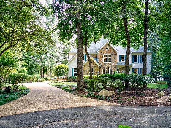2nd image of 648 Oak Run