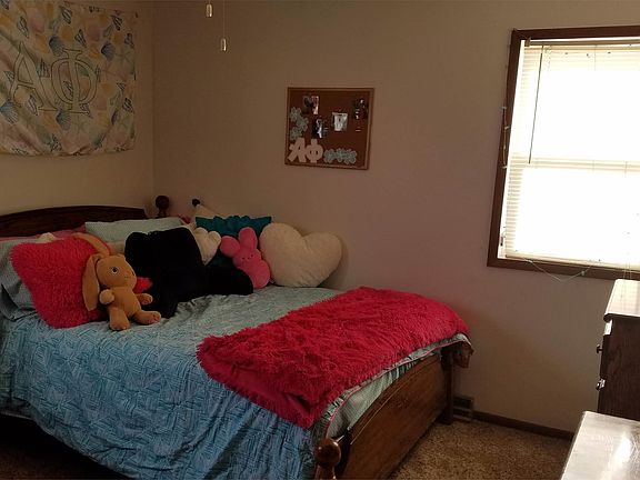 1902 Shelden - 2nd Bedroom