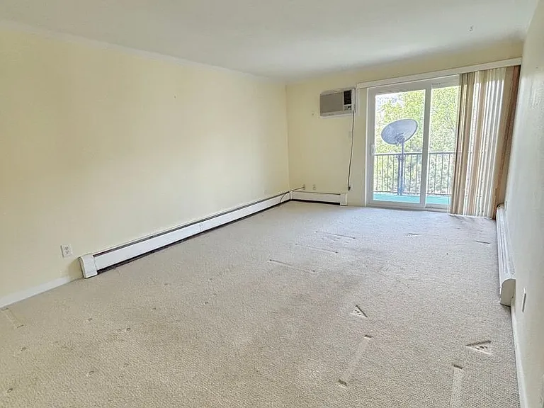 1150 Golden Cir #501 — Photo 9