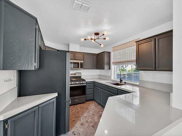 1133 Sandy Creek Dr — Photo 8