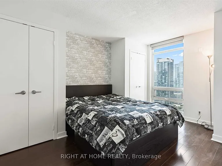 381 Front St W #2911 — Photo 11