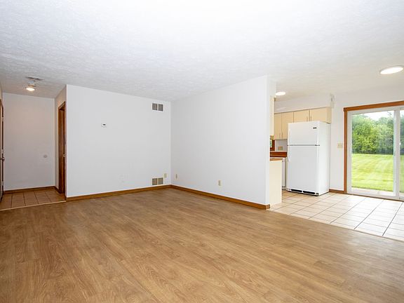 2nd image of 219 Coulter St