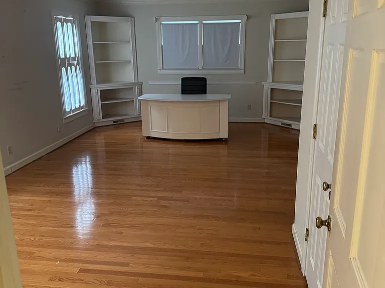 2301 Bermuda Hills Rd — Photo 4