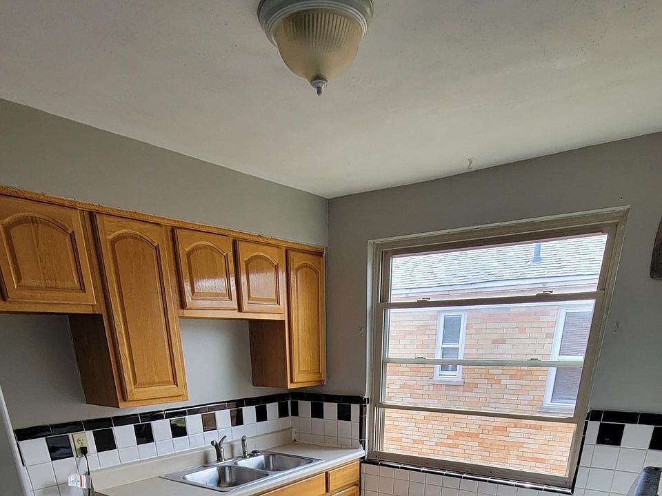 2nd image of 2521 Rack Ct #4