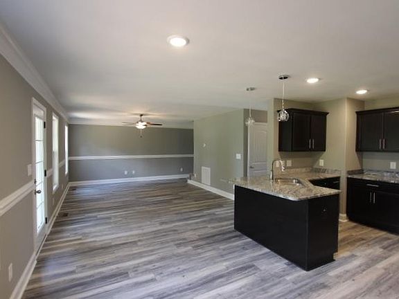 3rd image of 16 Chestnut Hl Lot 16