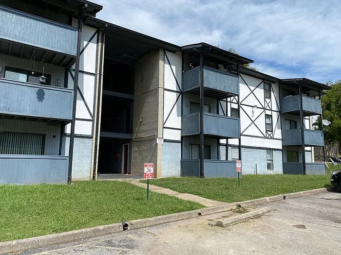 270 Tampa Dr #M3