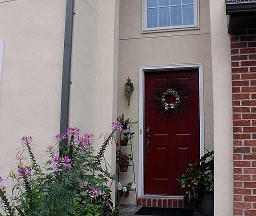 3rd image of 528 Thorngate Pl