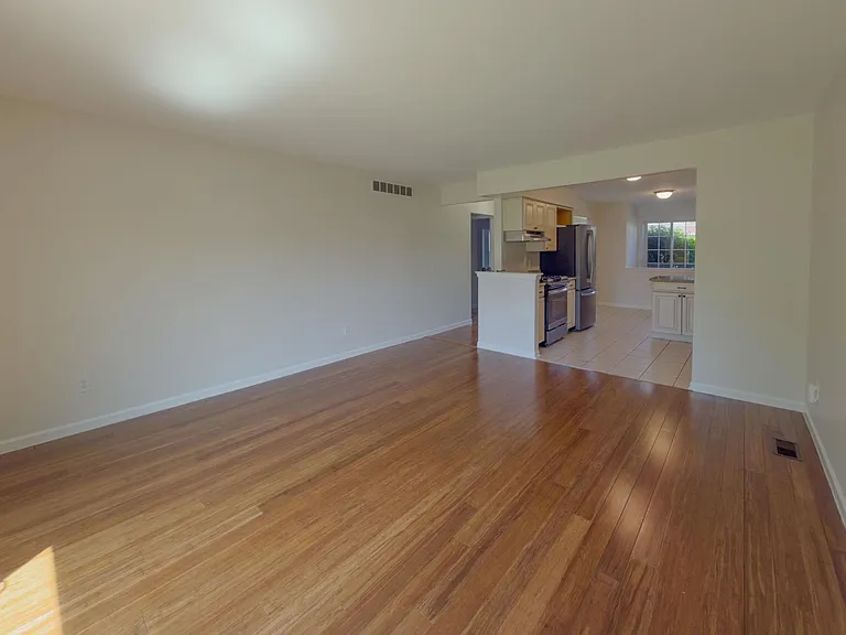 11575 Lynhurst Dr — Photo 9