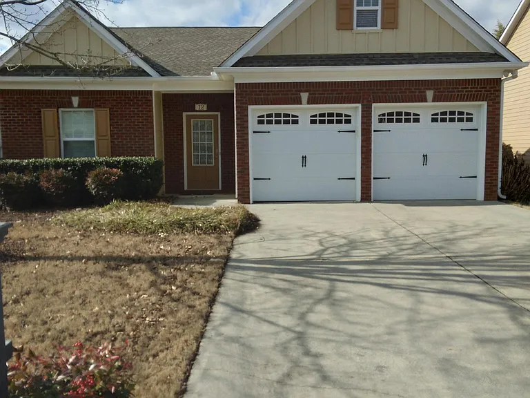 12 Penfield Dr — Photo 1