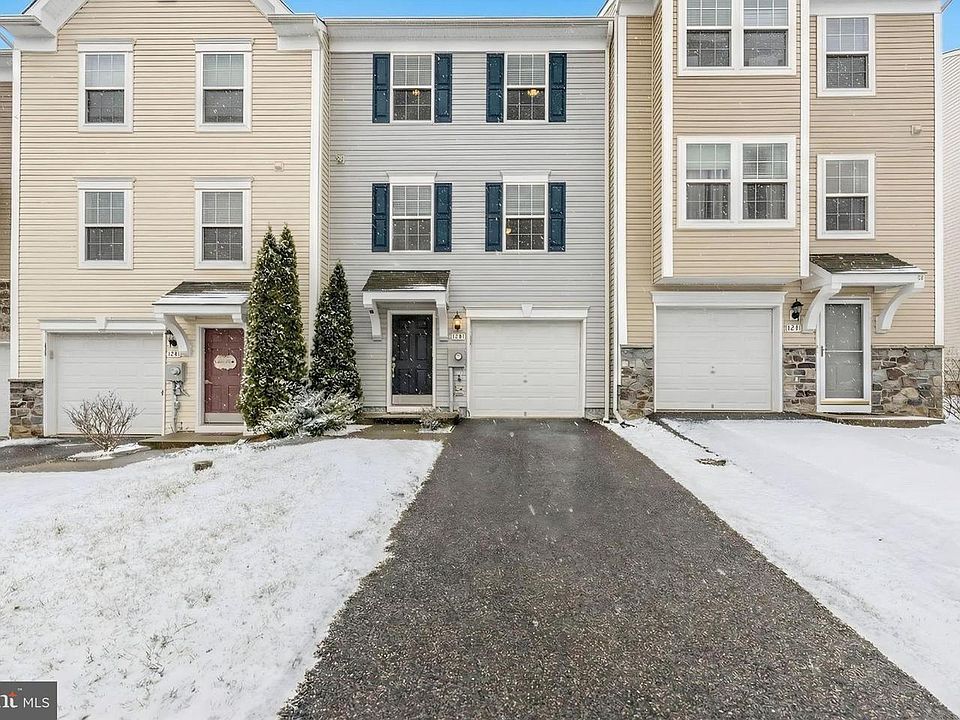 1st image of 33 Antigua Dr