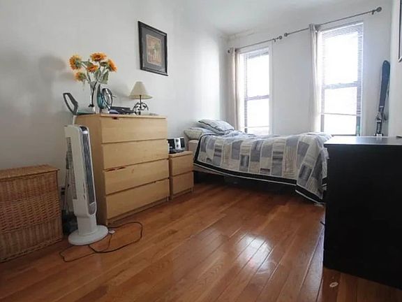 2nd image of 319 E 90th St APT 3A