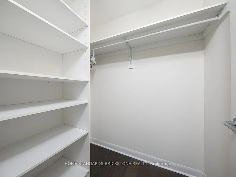 375 King St W #506 — Photo 24