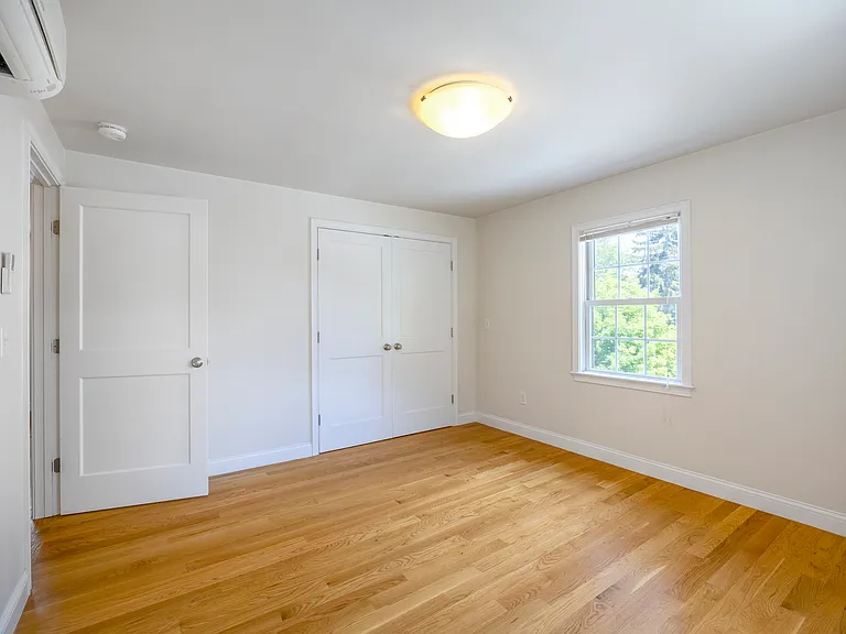 48 Spruce St — Photo 13