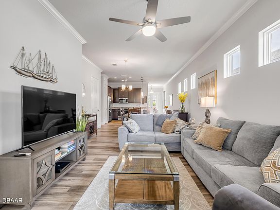 5th image of 3107 King Palm Dr