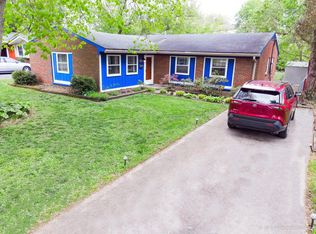3468 Greentree Rd, Lexington, KY 40517