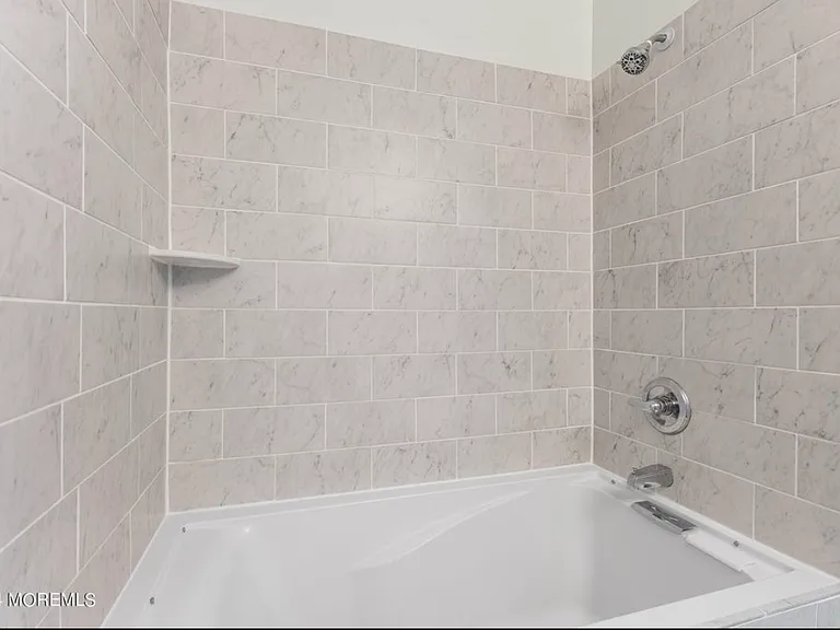 339 Yorkshire Pl — Photo 6