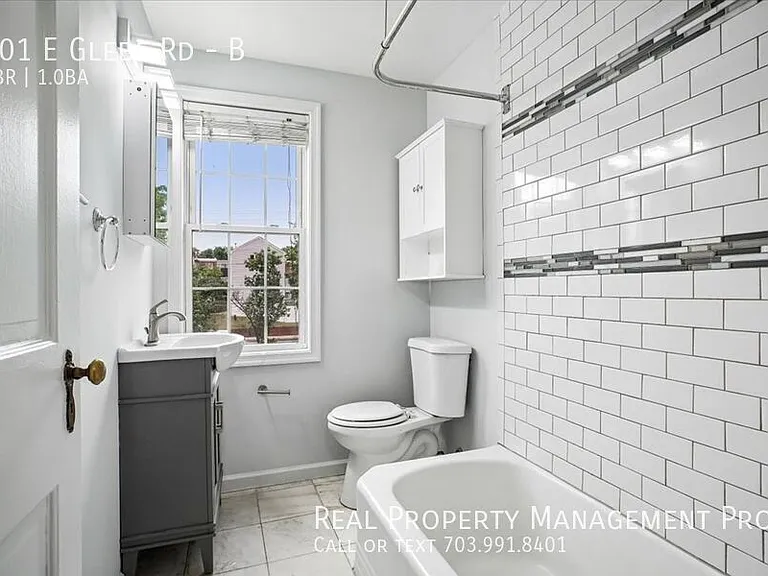 201 E Glebe Rd #B — Photo 12