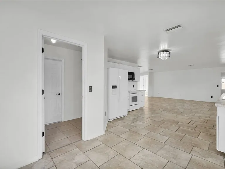 918 Acroft Ave — Photo 11