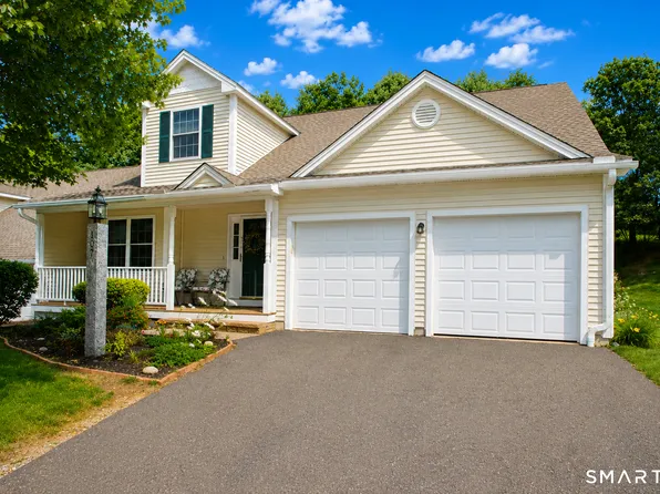 107 Meadow Brook Road #107, Oxford, CT 06478