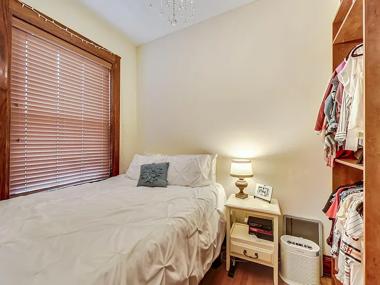 852 W Oakdale Ave #2 — Photo 8