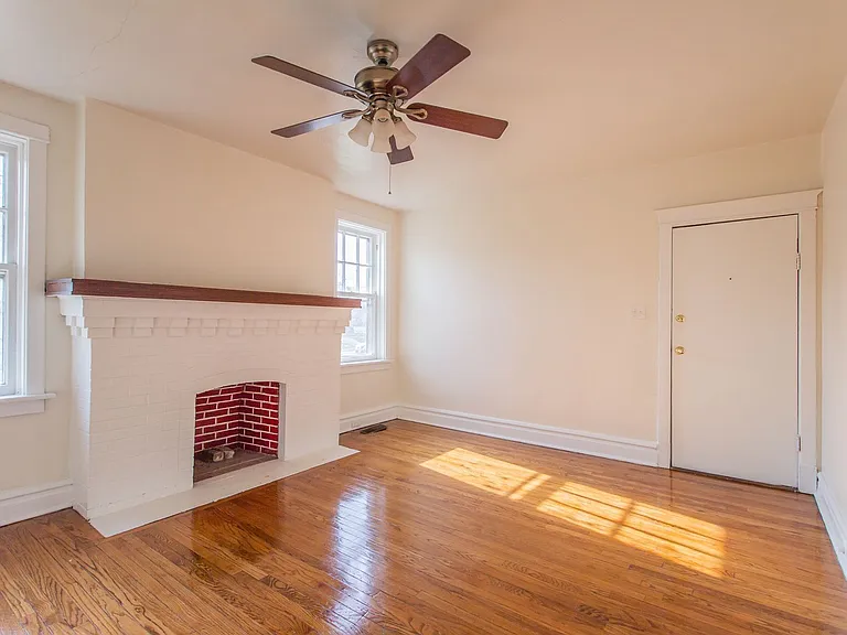 (220) 1140 Ursula Ave — Photo 6