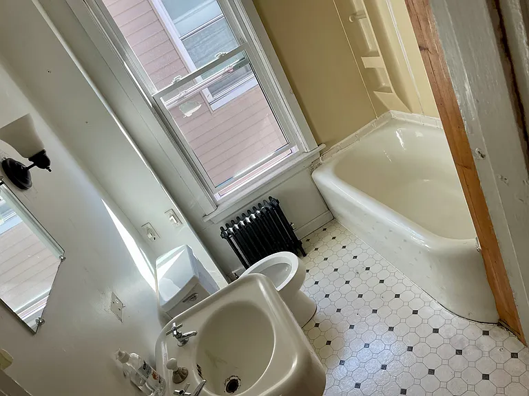1747 Sanderson Ave #2 — Photo 12