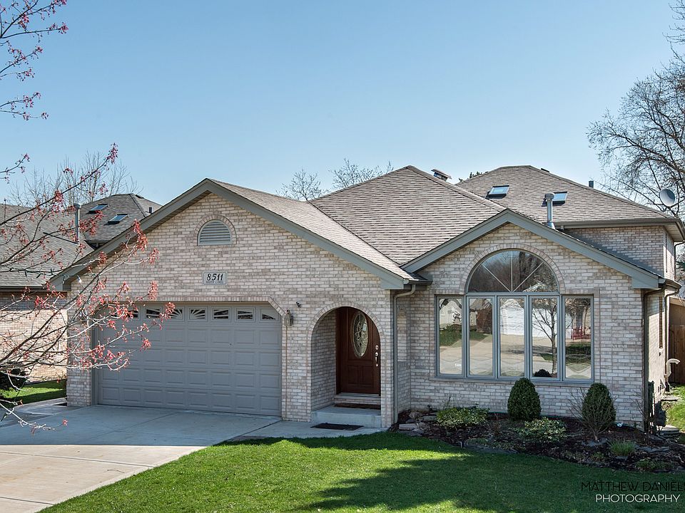 1st image of 8511 Lorel Ave