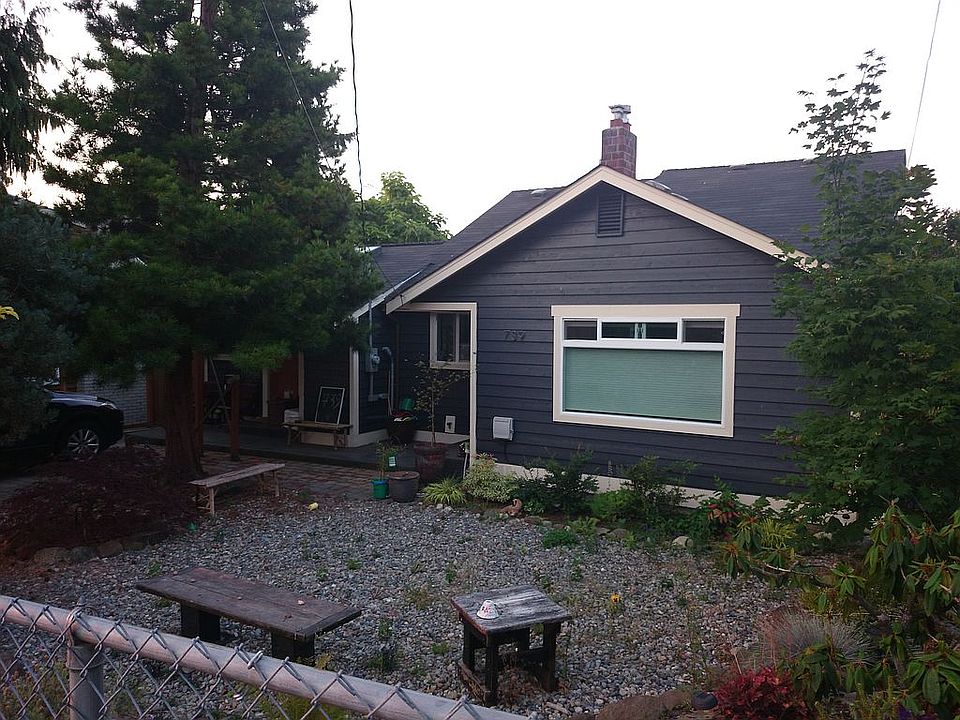 2nd image of 739 N 98th St