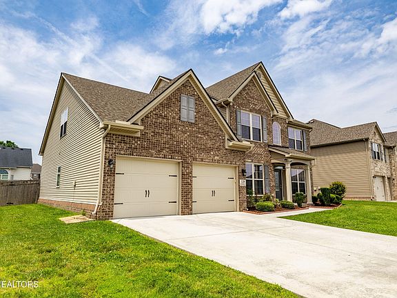 3rd image of 128 Beckwood Ln