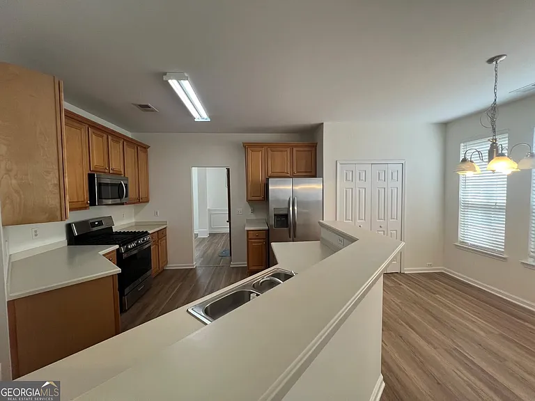 421 Holland Springs Dr — Photo 10