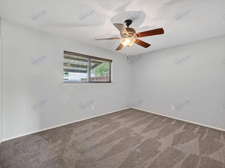 3827 Clubway Ln — Photo 10