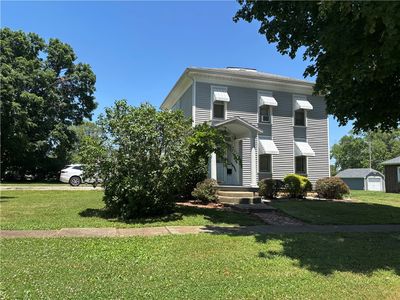 805 W Madison Ave, Altamont, IL, 62411