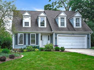 1S731 Carrol Gate Rd, Wheaton, IL 60189