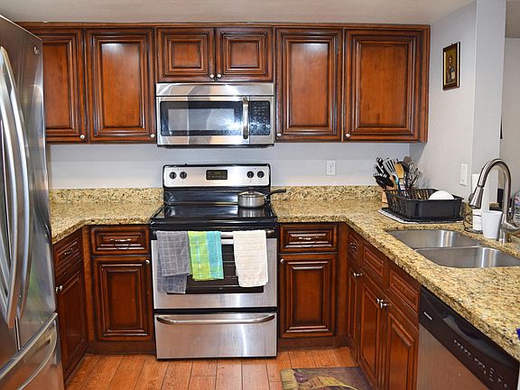 3rd image of 1601 W Sunnyside Dr Unit 135