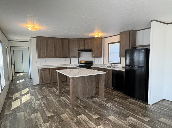 741 Waltham Dr, Mount Morris, MI 48458