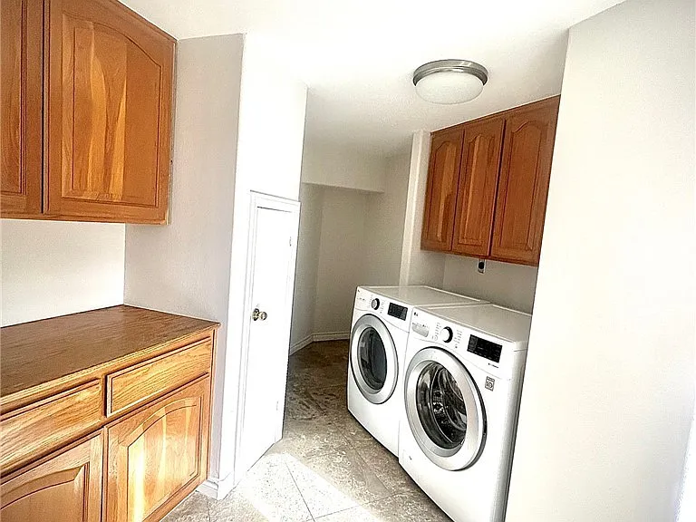 289 S Owens Dr — Photo 33