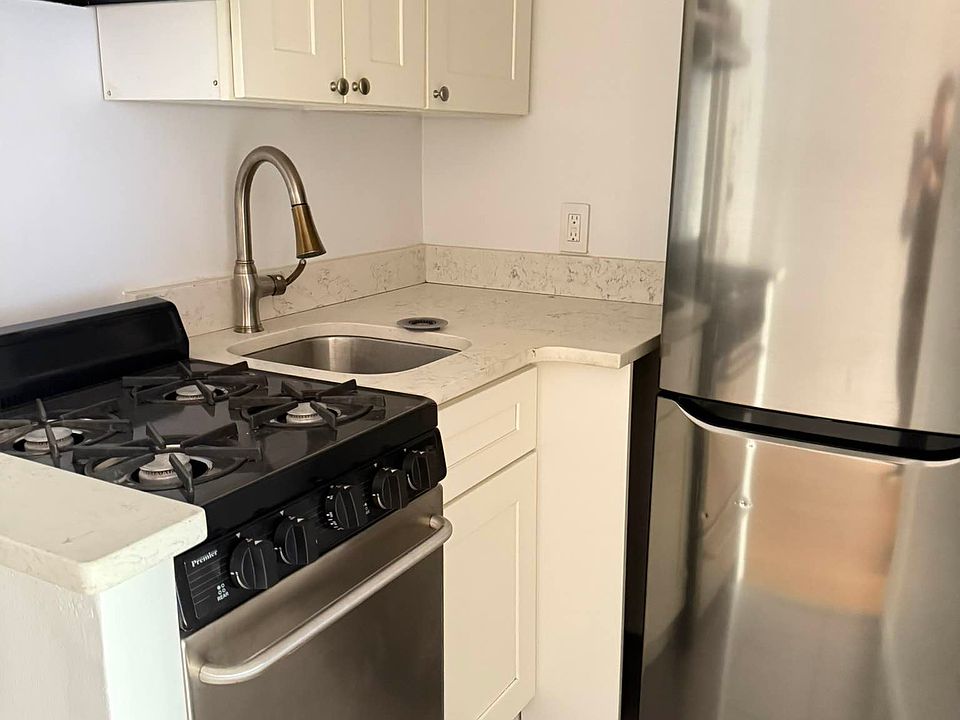 1st image of 1616 York Ave APT 7