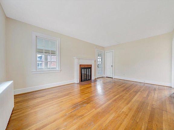 2nd image of 2821 Oakland Blvd NW