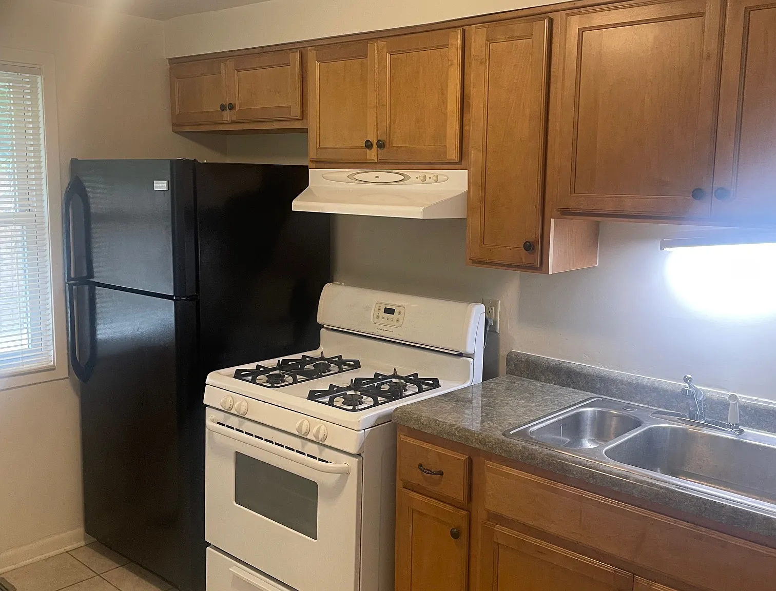 4 bed, 1533 sqft, $2,200 — Photo 3