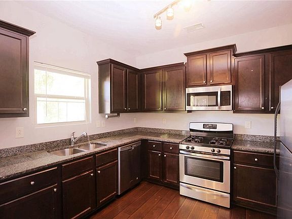 5th image of 2268 Newbury Oaks Dr