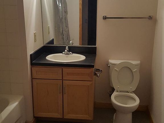 5th image of 1021-1027 Washington Ave