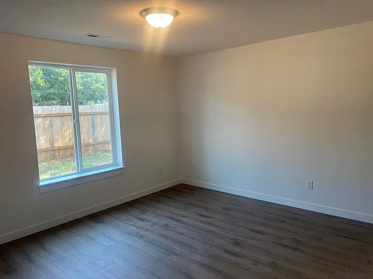 724 SE 135th Ct — Photo 14