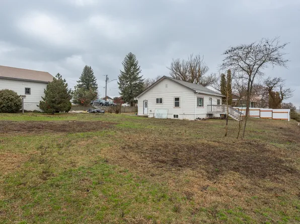 265 SW South 1st St, Creston, WA 99117