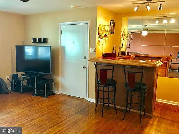 4th image of 6901-29 Valley Avenue G3